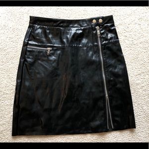 H&M By Night Black Patent Faux Leather Front ZIP Sexy Skirt High Waist Size 6